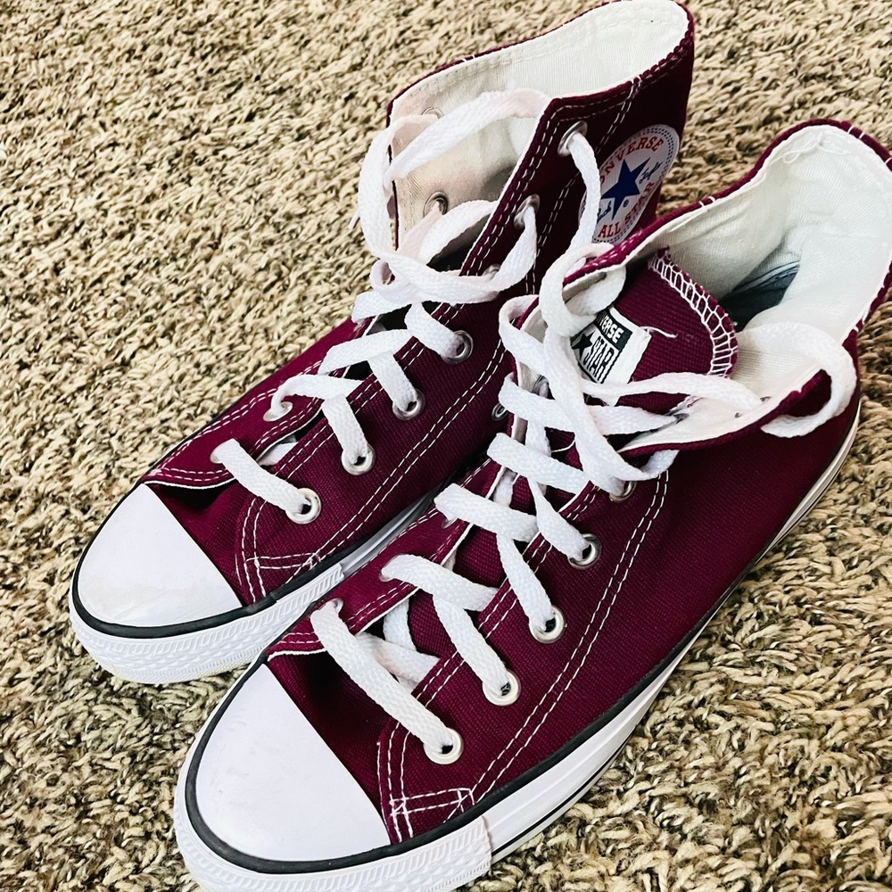 Ladies converse high tops sz 7